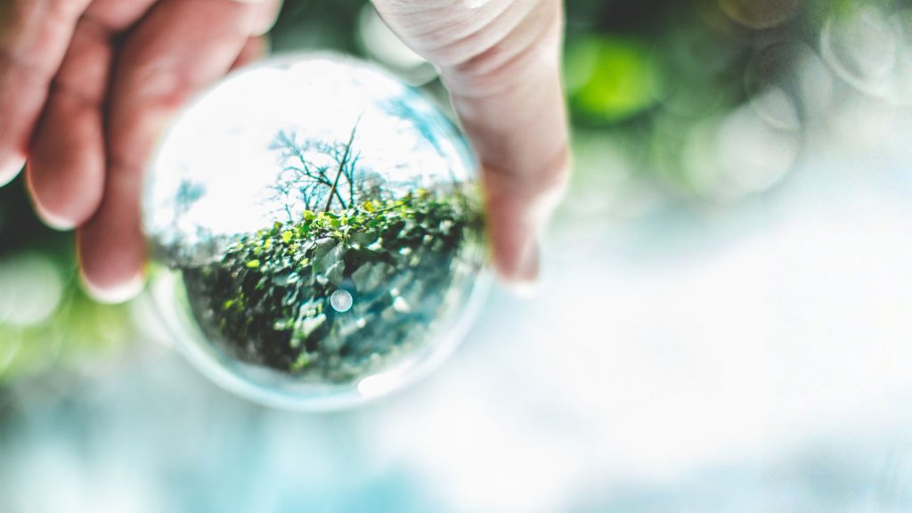 Desmontaje sostenible de estructuras en retail de lujo para conservar materiales y facilitar su posterior reutilización.