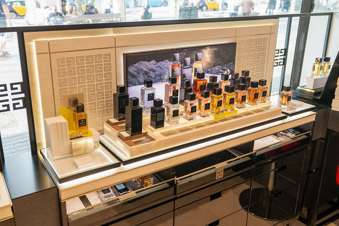 Corner Givenchy Kenzo El Corte Inglés Plaza de Cataluña